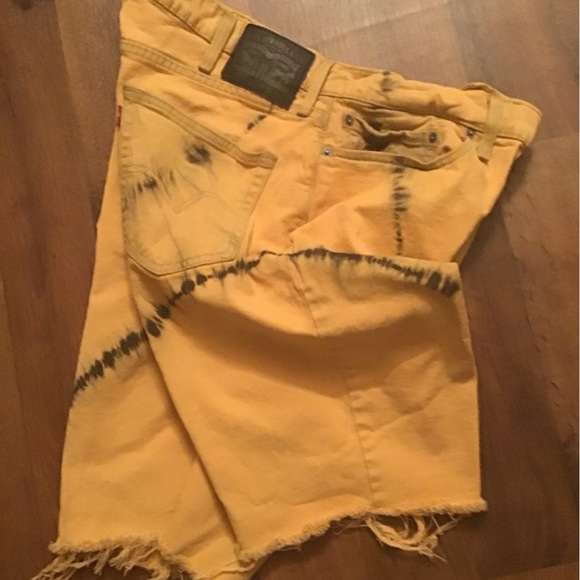 Levi & Strauss Short Pant - Picture 3 of 3